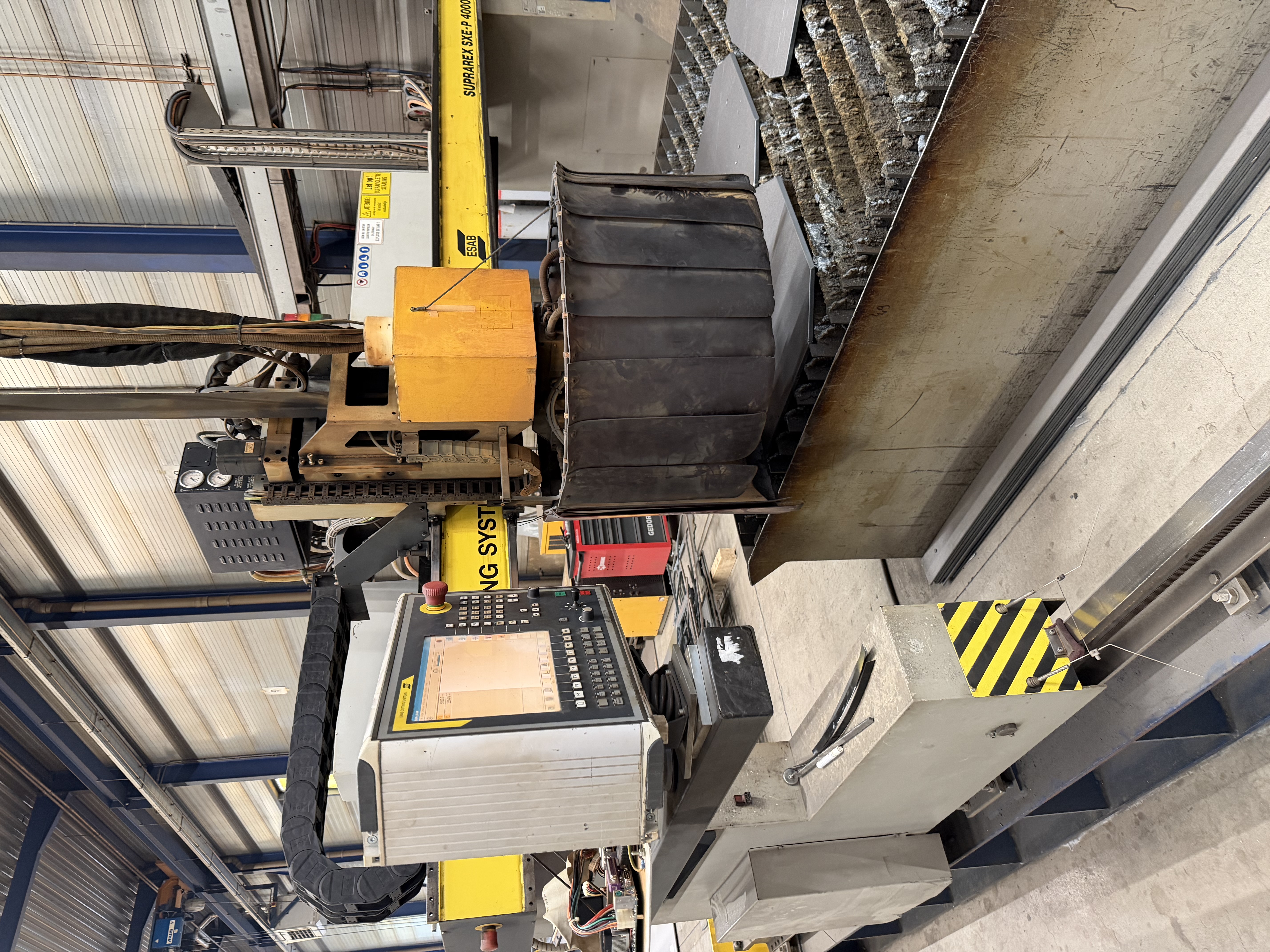 Productiemachine met softwarebeheer bij Power Piping